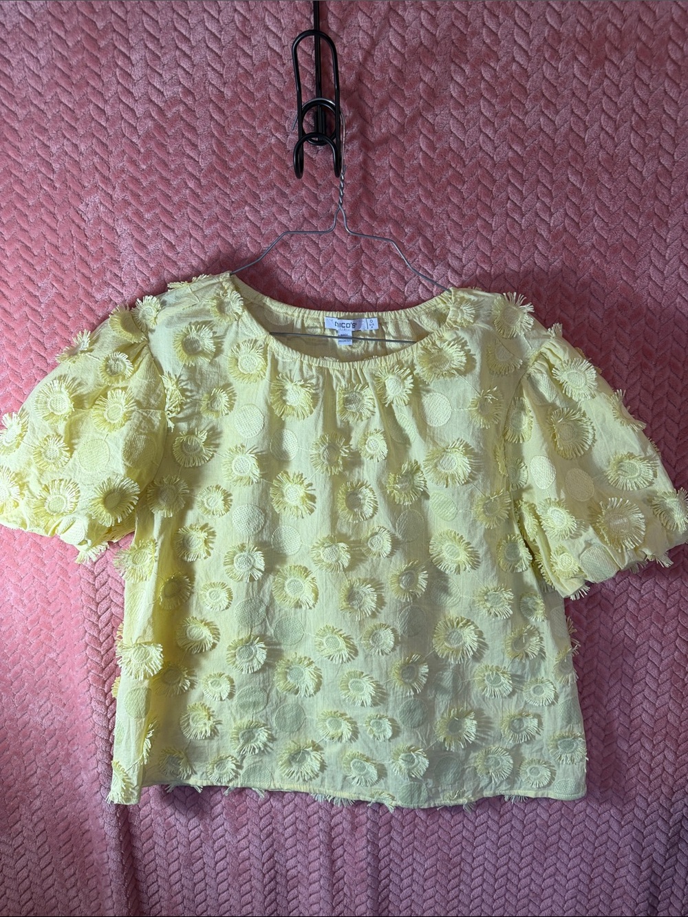 Chico's Light Yellow Textured Floral Puff-Sleeve Top